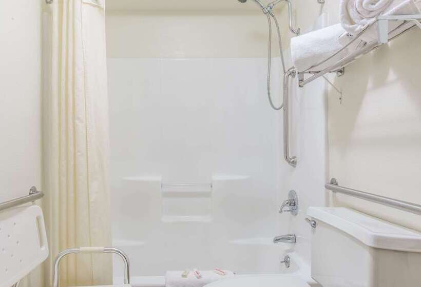 فندق Super 8 By Wyndham Clovis