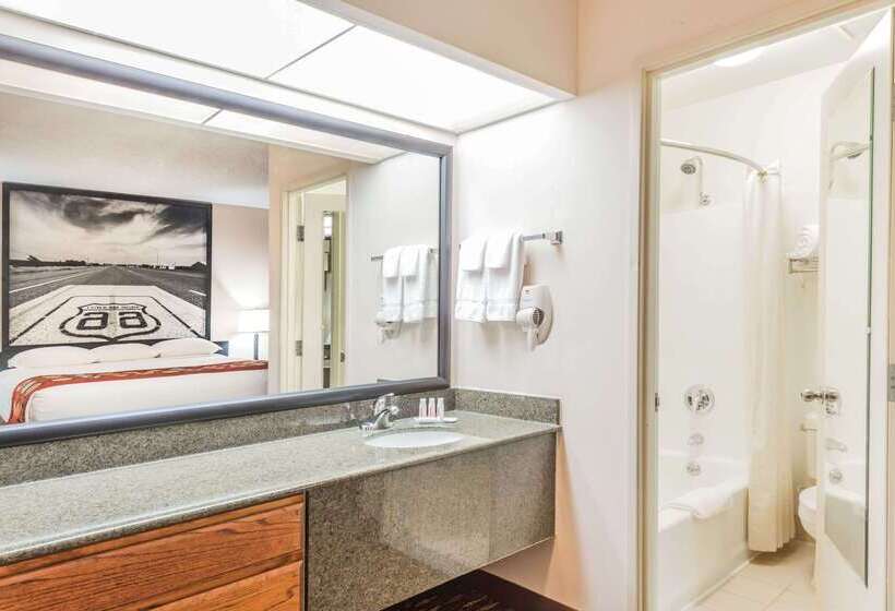 فندق Super 8 By Wyndham Clovis