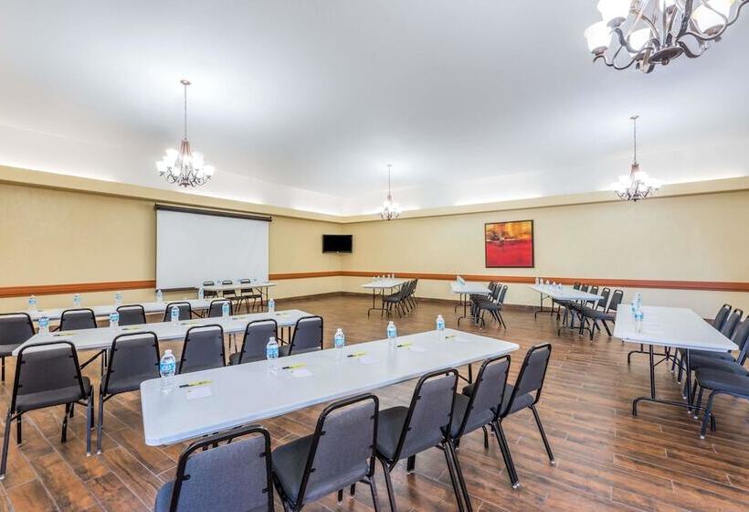 فندق Super 8 By Wyndham Clovis