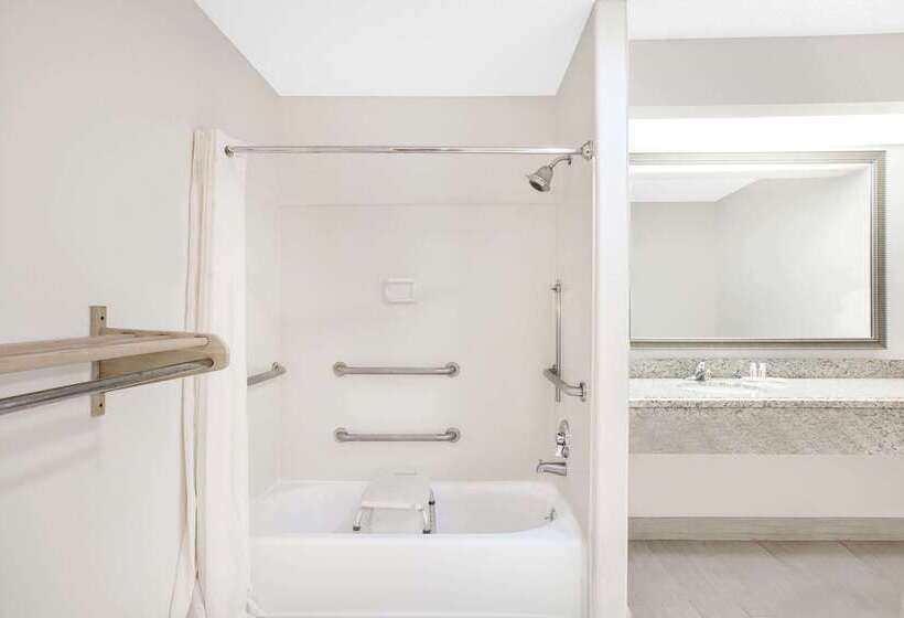 فندق Super 8 By Wyndham Corpus Christi