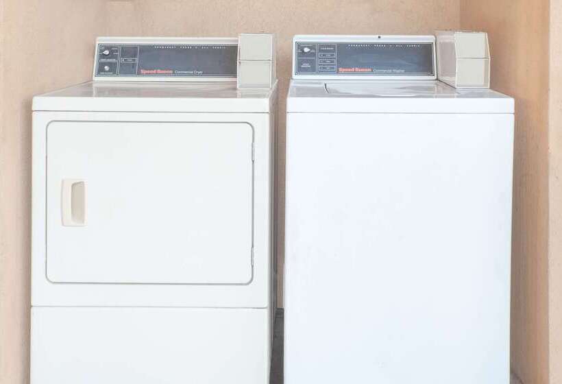 فندق Super 8 By Wyndham Corpus Christi