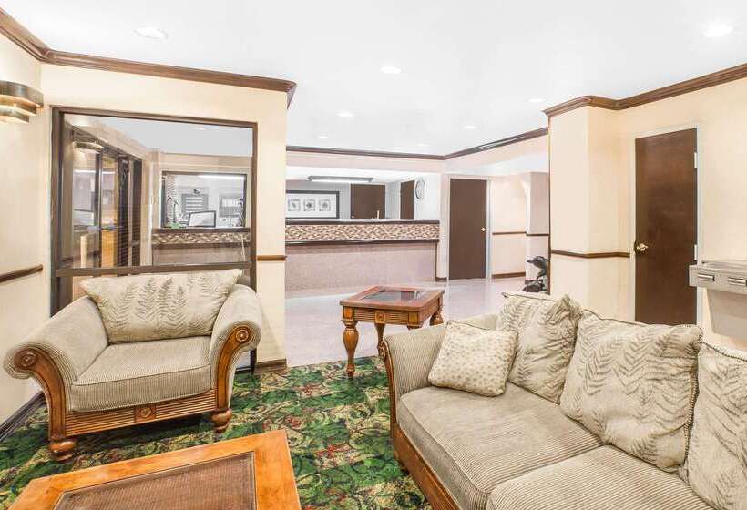 فندق Super 8 By Wyndham Corpus Christi