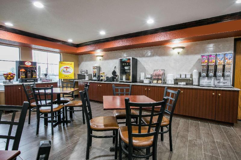 فندق Super 8 By Wyndham Farmers Branch/north Dallas