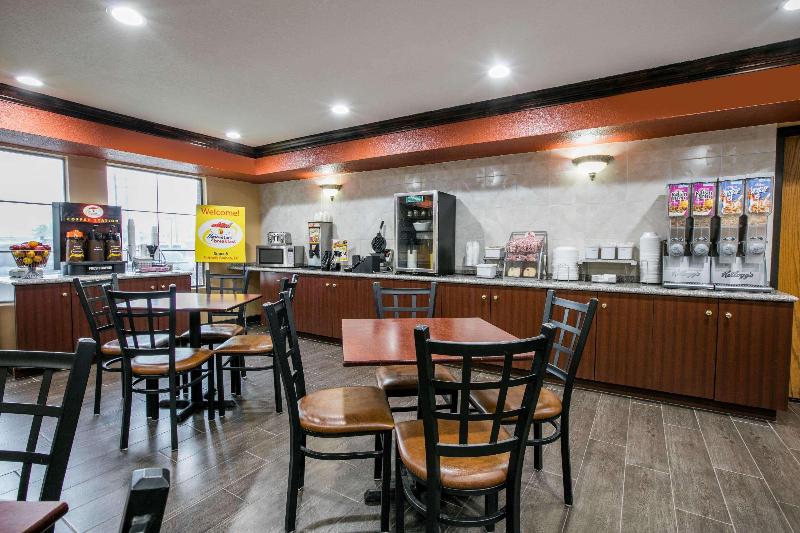 호텔 Super 8 By Wyndham Farmers Branch/north Dallas