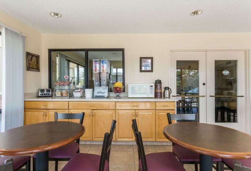 酒店 Super 8 By Wyndham Slidell