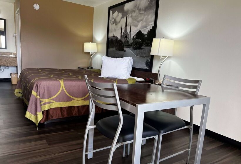 酒店 Super 8 By Wyndham Slidell