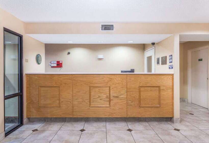 酒店 Super 8 By Wyndham Slidell