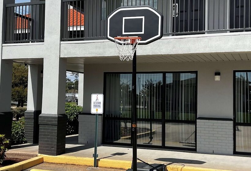 酒店 Super 8 By Wyndham Slidell