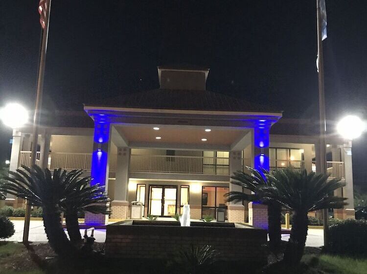 酒店 Super 8 By Wyndham Slidell