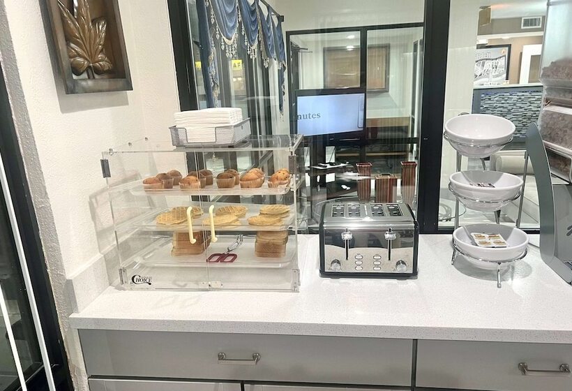 酒店 Super 8 By Wyndham Slidell