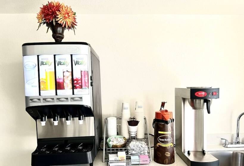 酒店 Super 8 By Wyndham Slidell