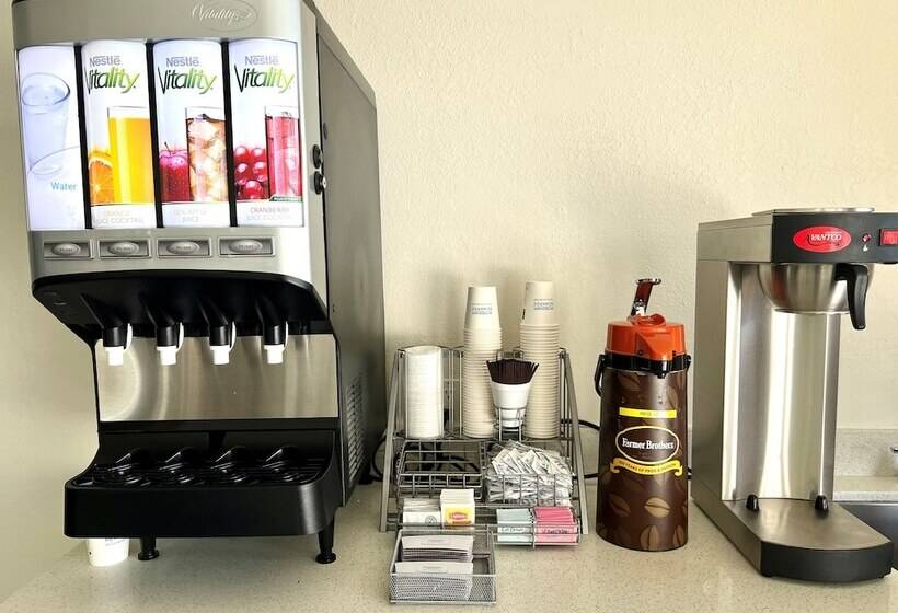 酒店 Super 8 By Wyndham Slidell