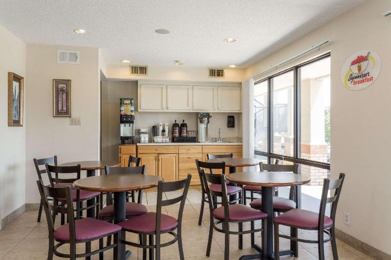 酒店 Super 8 By Wyndham Slidell