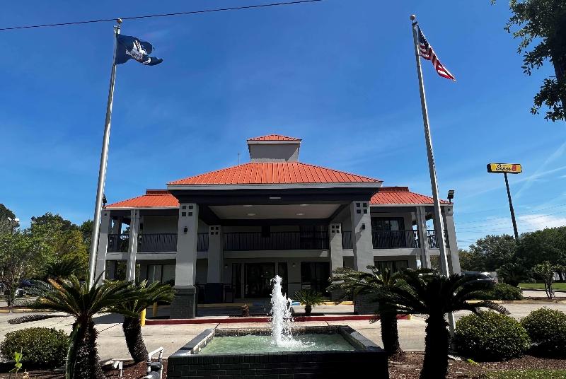 酒店 Super 8 By Wyndham Slidell