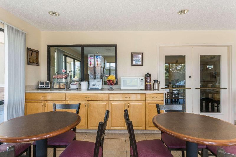 酒店 Super 8 By Wyndham Slidell