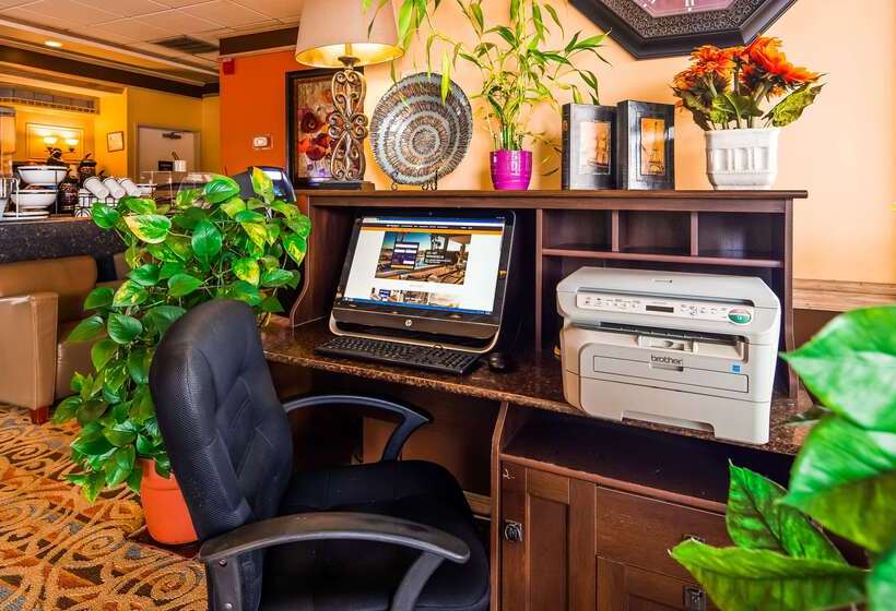 Отель Quality Inn & Suites Fayetteville I 95