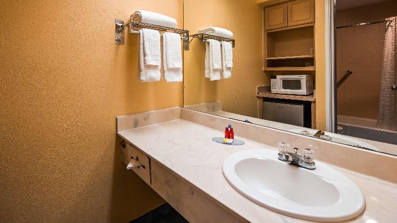 Отель Quality Inn & Suites Fayetteville I 95
