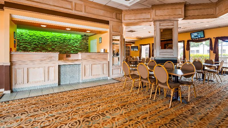 Отель Quality Inn & Suites Fayetteville I 95