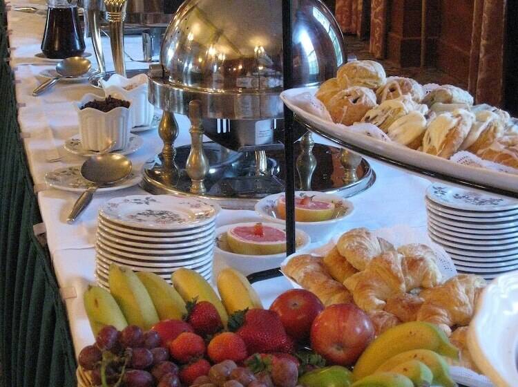 Отель The Colony