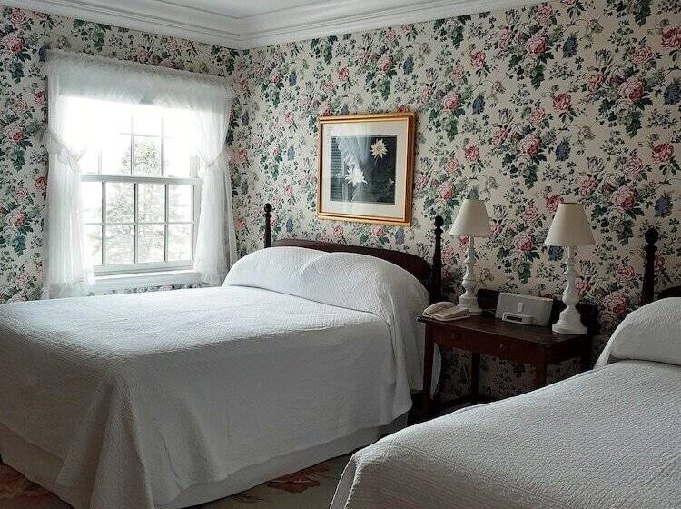 Отель The Colony