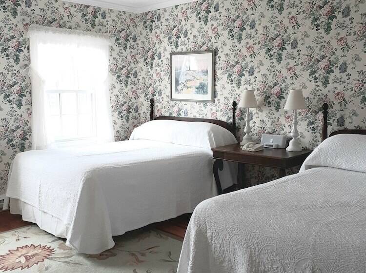 Отель The Colony