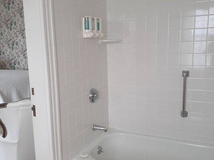 בית מלון כפרי The Colony