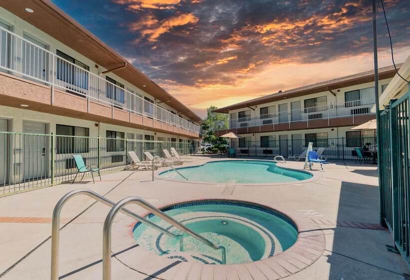 酒店 The Oakhurst Inn At Yosemite