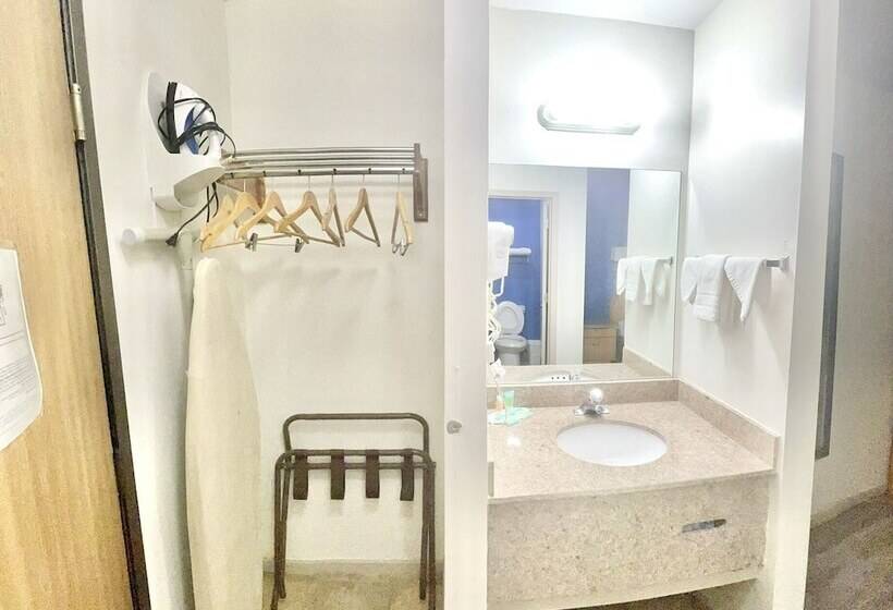 בית מלון כפרי Travelodge By Wyndham Junction City