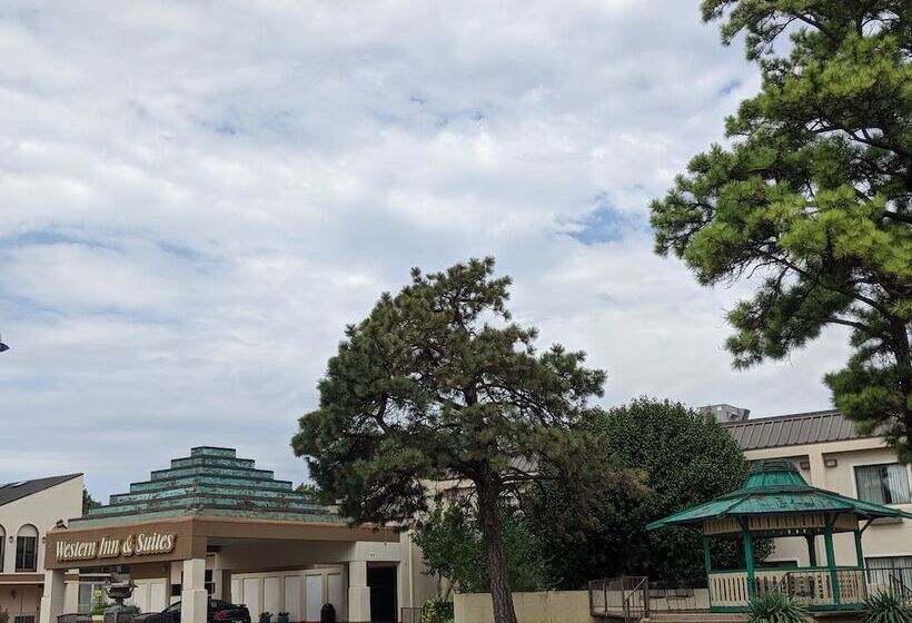 فندق Western Inn And Suites