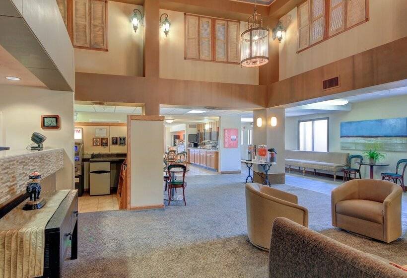 فندق Western Inn And Suites