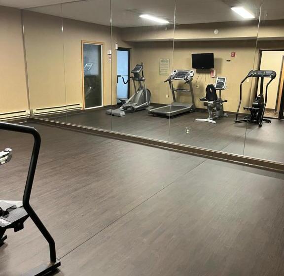 Отель Wingate By Wyndham Pittsburgh West Mifflin