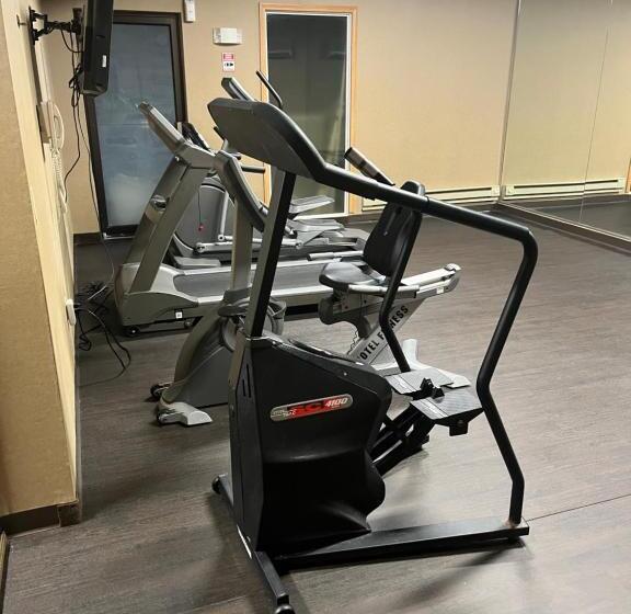 Отель Wingate By Wyndham Pittsburgh West Mifflin