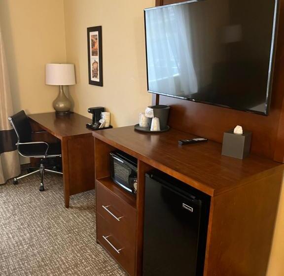 ホテル Wingate By Wyndham Pittsburgh West Mifflin