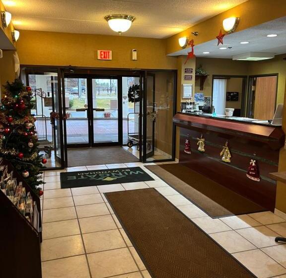 Отель Wingate By Wyndham Pittsburgh West Mifflin