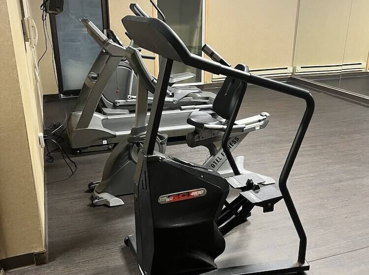 Отель Wingate By Wyndham Pittsburgh West Mifflin