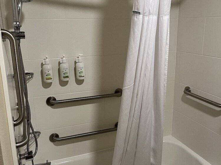 Отель Wingate By Wyndham Pittsburgh West Mifflin