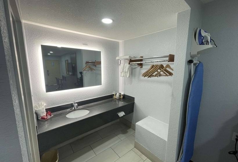 מוטל Surestay Hotel By Best Western Childress