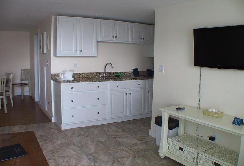 The Colony Beach Motel