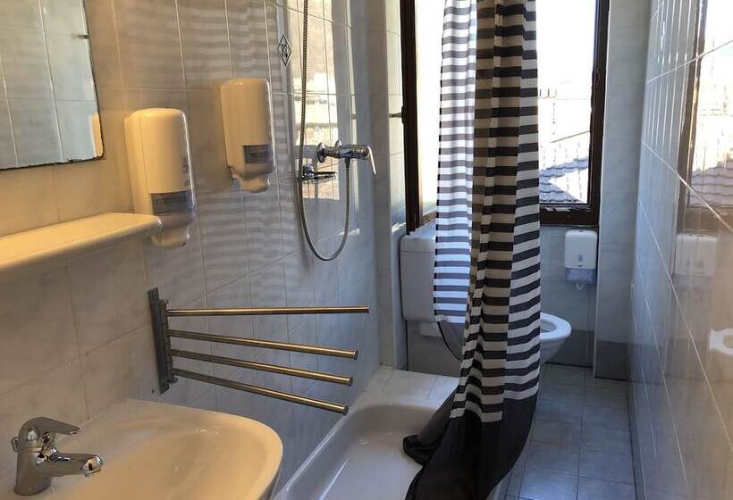 فندق صغير Grütli Inn