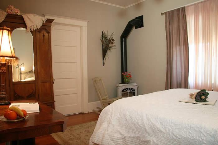 Bed and Breakfast Eureka Street Inn