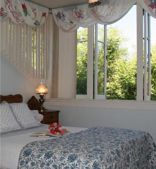 Bed and Breakfast Eureka Street Inn