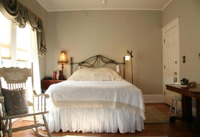 Bed and Breakfast Eureka Street Inn