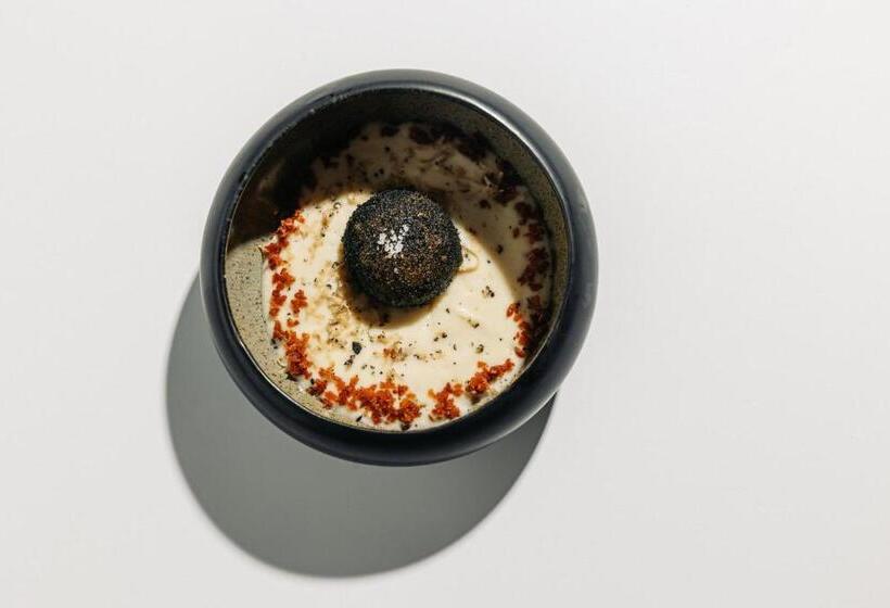 Dam Boutique Hotel & Restaurant