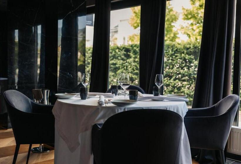 Dam Boutique Hotel & Restaurant