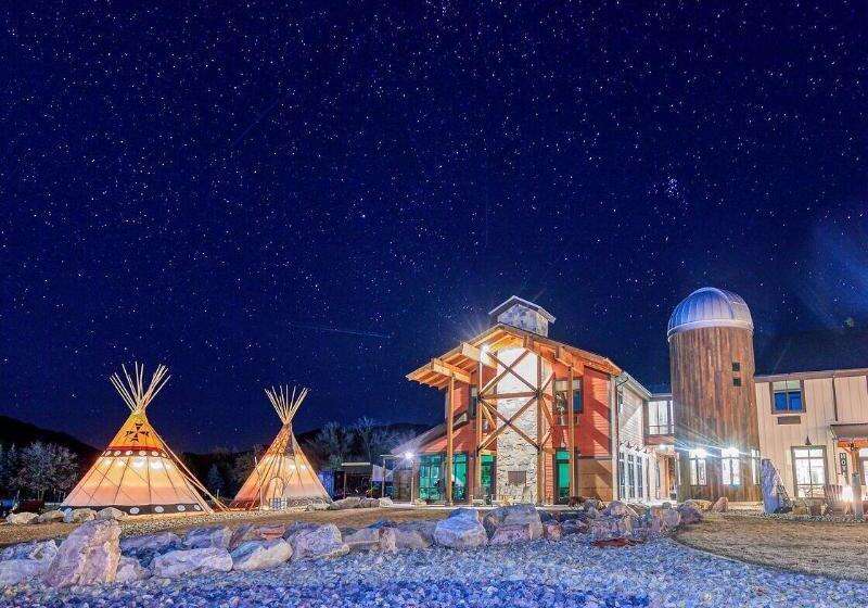 酒店 Compass Rose Lodge