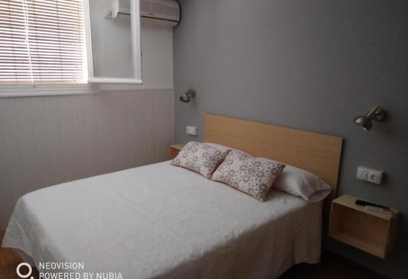 פנסיון Aderezo Hostal Restaurante