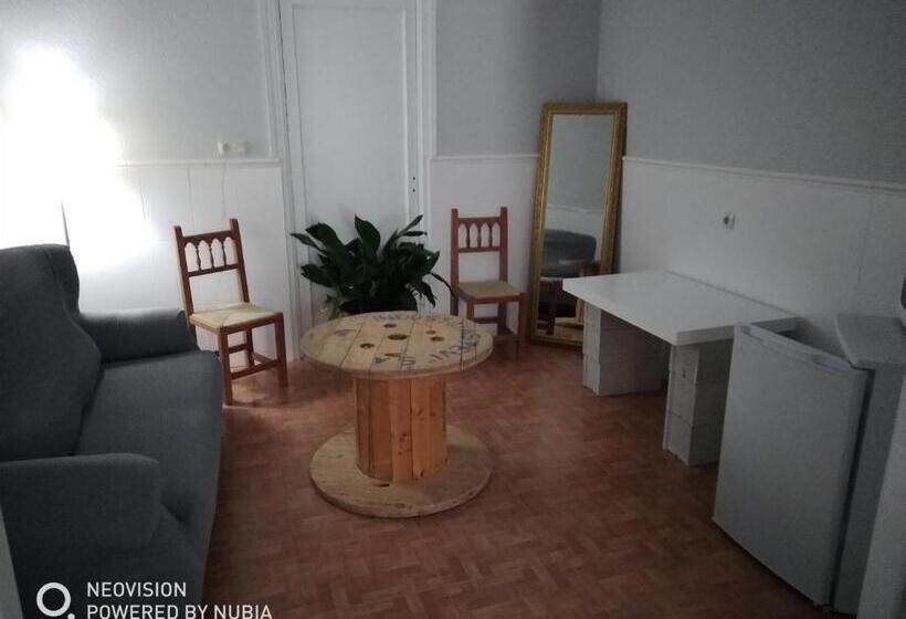 פנסיון Aderezo Hostal Restaurante