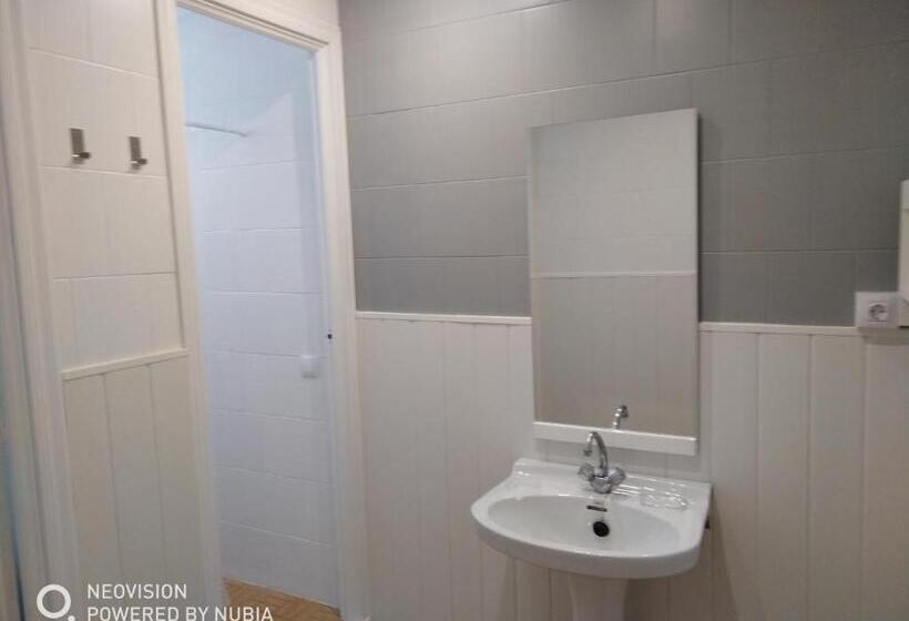 פנסיון Aderezo Hostal Restaurante