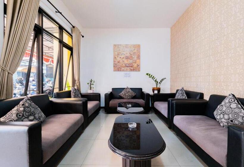 膳宿费 Reddoorz Near Taman Krida Budaya Malang