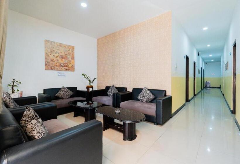 膳宿费 Reddoorz Near Taman Krida Budaya Malang